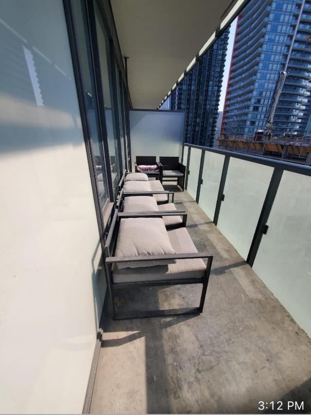 Comfortable Central Downtown Condo - تورونتو المظهر الخارجي الصورة