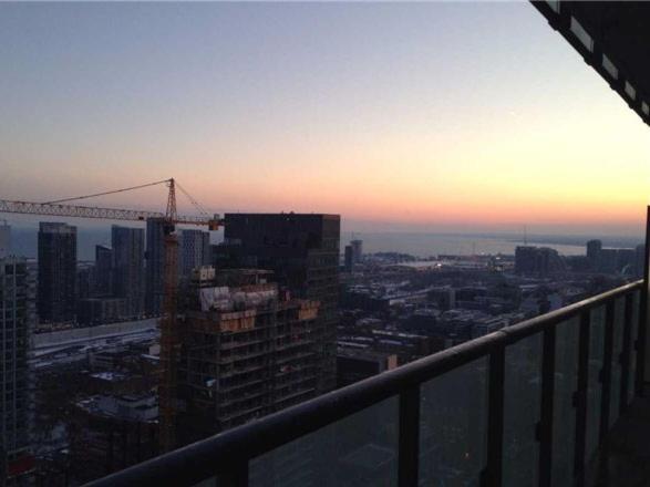 Comfortable Central Downtown Condo - تورونتو المظهر الخارجي الصورة